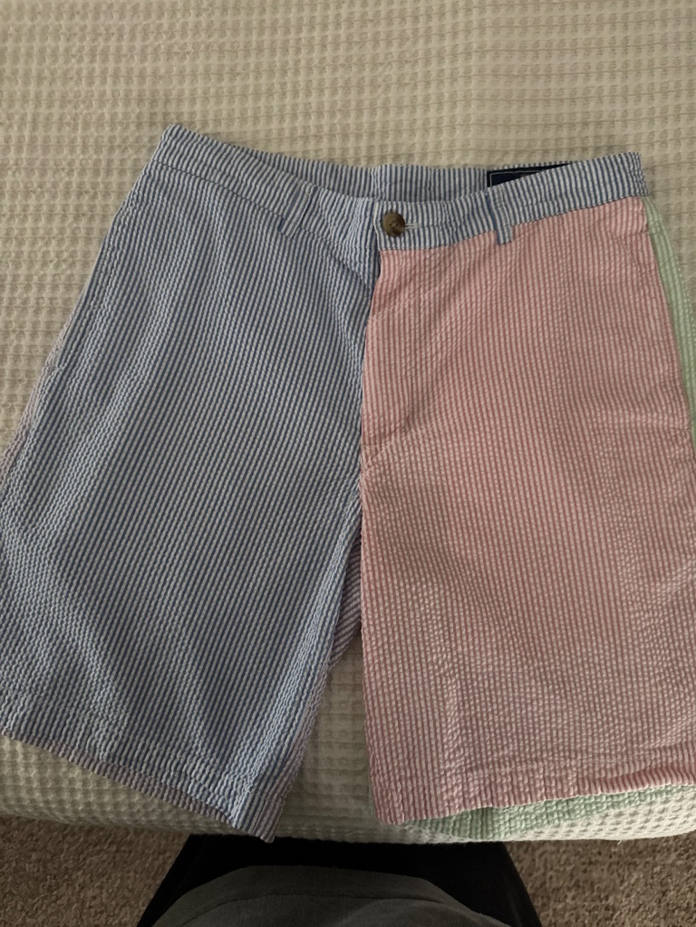 Vineyard Vines Men’s seersucker shorts